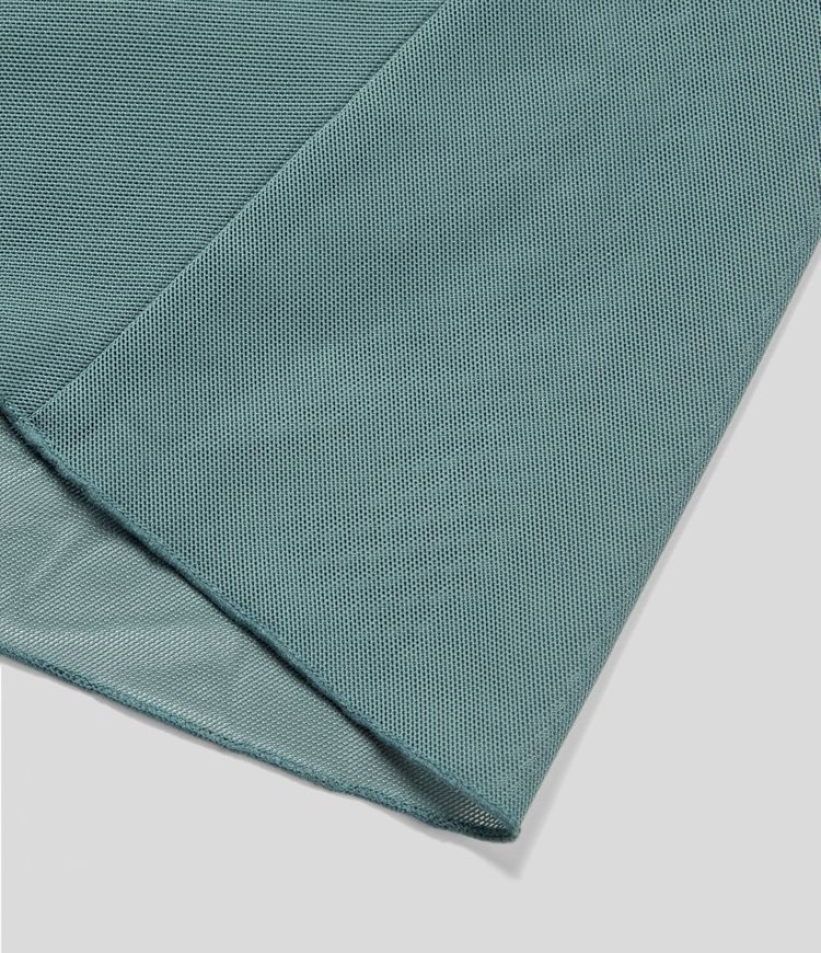 midi-rok met hoge taille trekkoord contrasterend mesh en 2-in-1 zakken zwierig model en wijdvallend model.