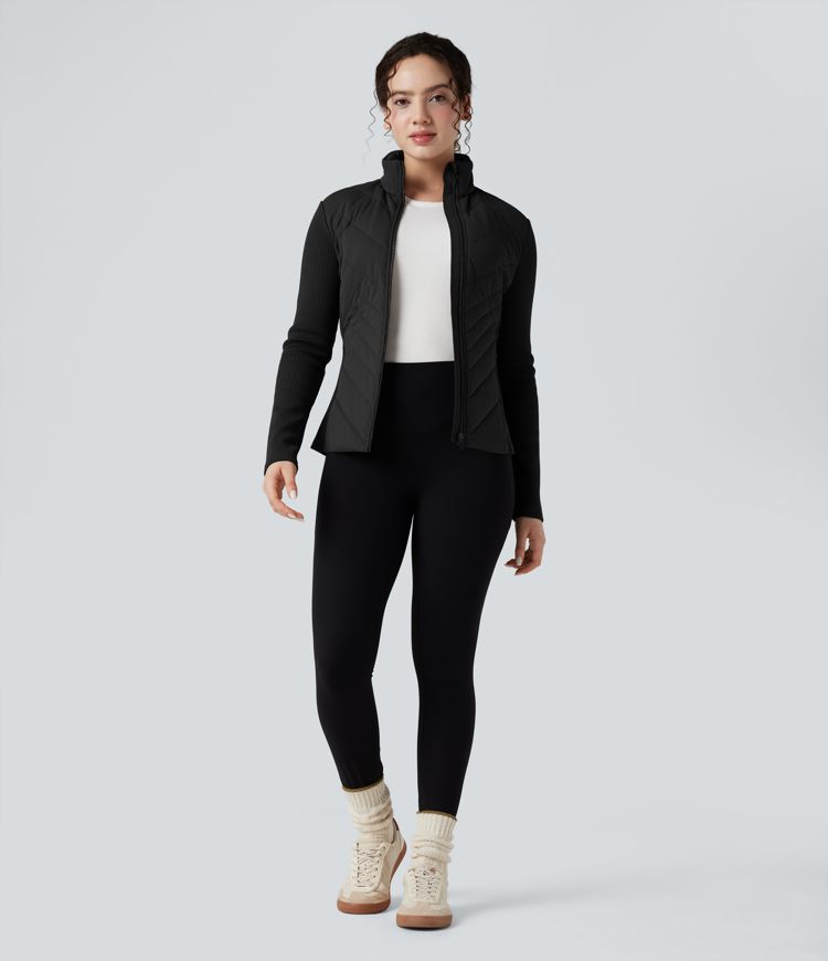 gewatteerde jas met hoge kraag contrasterende ribbels slanke pasvorm en zakken.